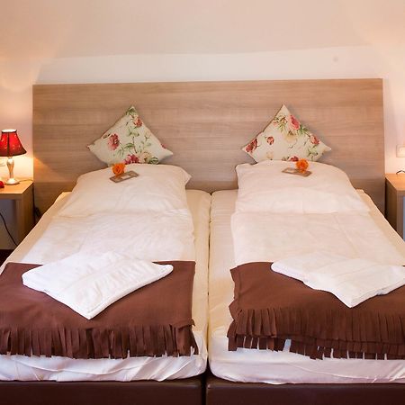 Boutiquehotel Goldene Rose - Self-Check-In Ротенбург об дер Таубер Екстериор снимка