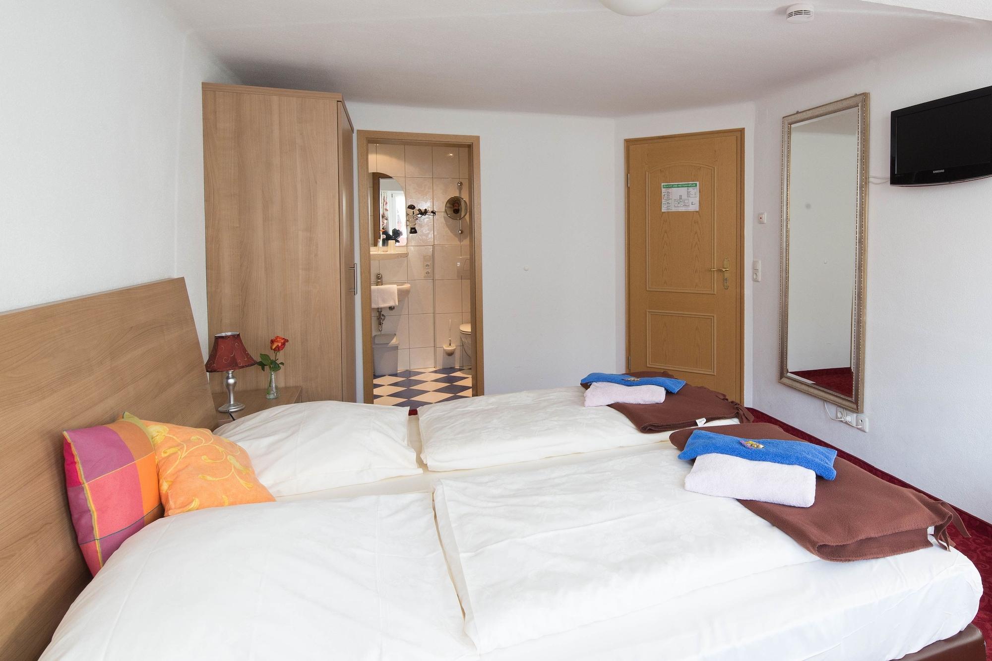 Boutiquehotel Goldene Rose - Self-Check-In Ротенбург об дер Таубер Екстериор снимка
