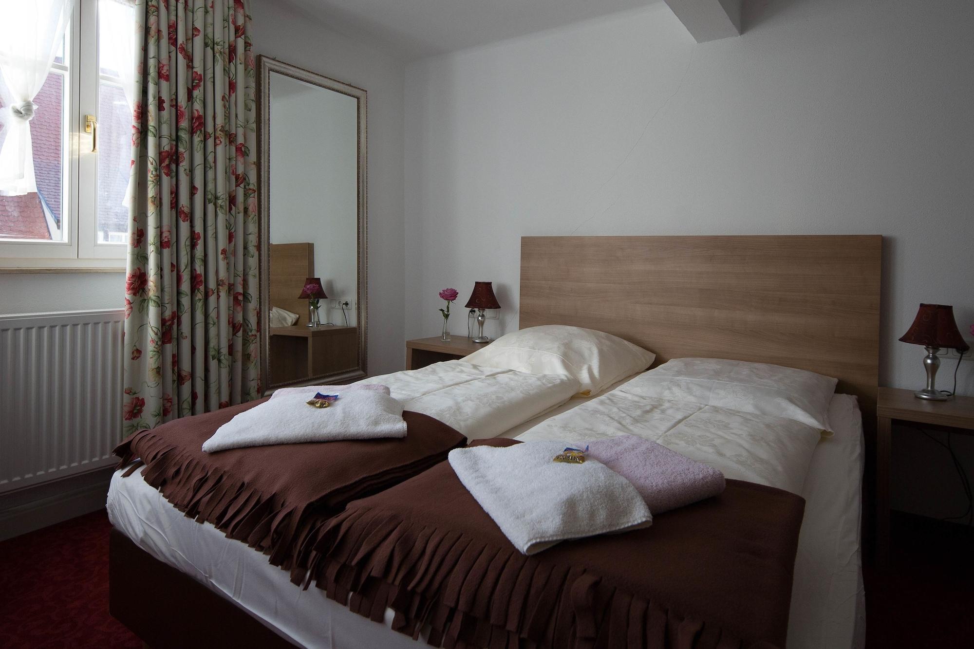 Boutiquehotel Goldene Rose - Self-Check-In Ротенбург об дер Таубер Екстериор снимка