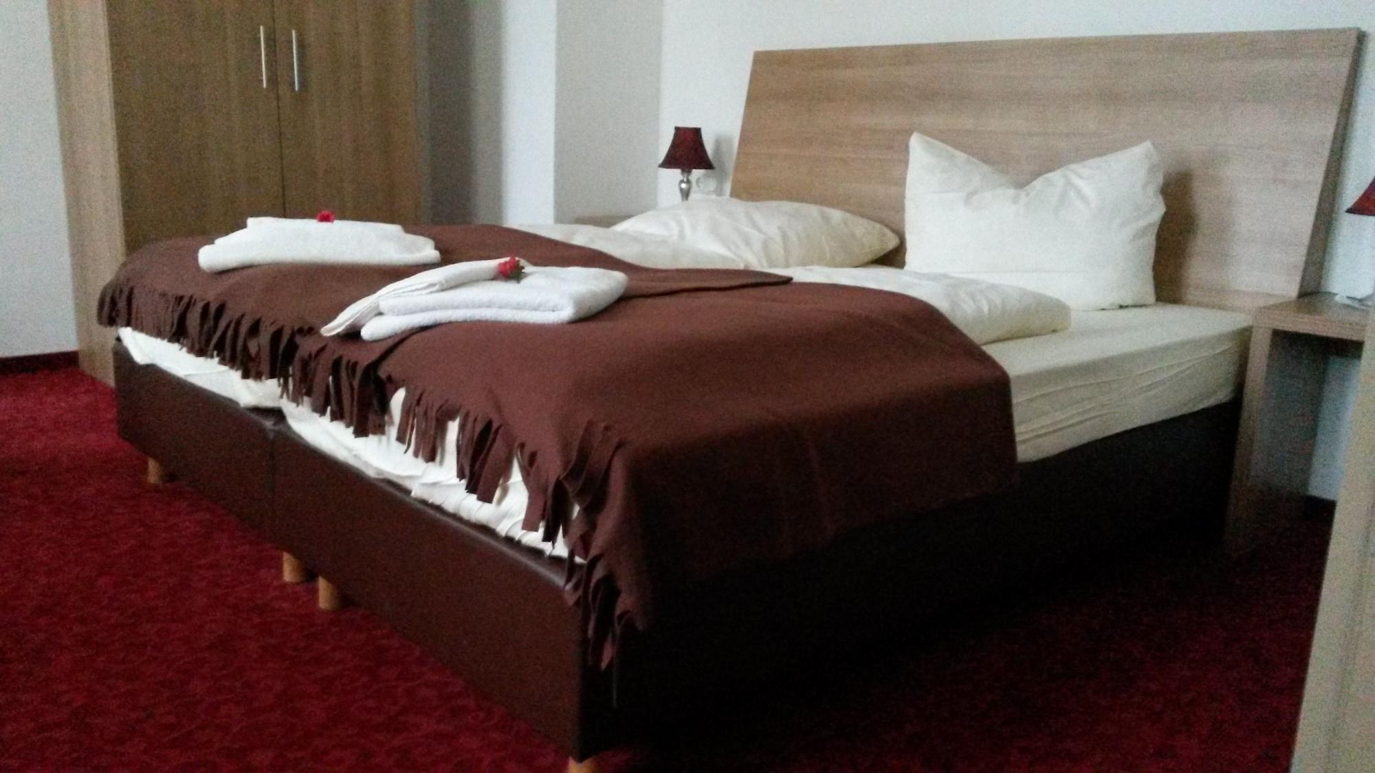 Boutiquehotel Goldene Rose - Self-Check-In Ротенбург об дер Таубер Екстериор снимка