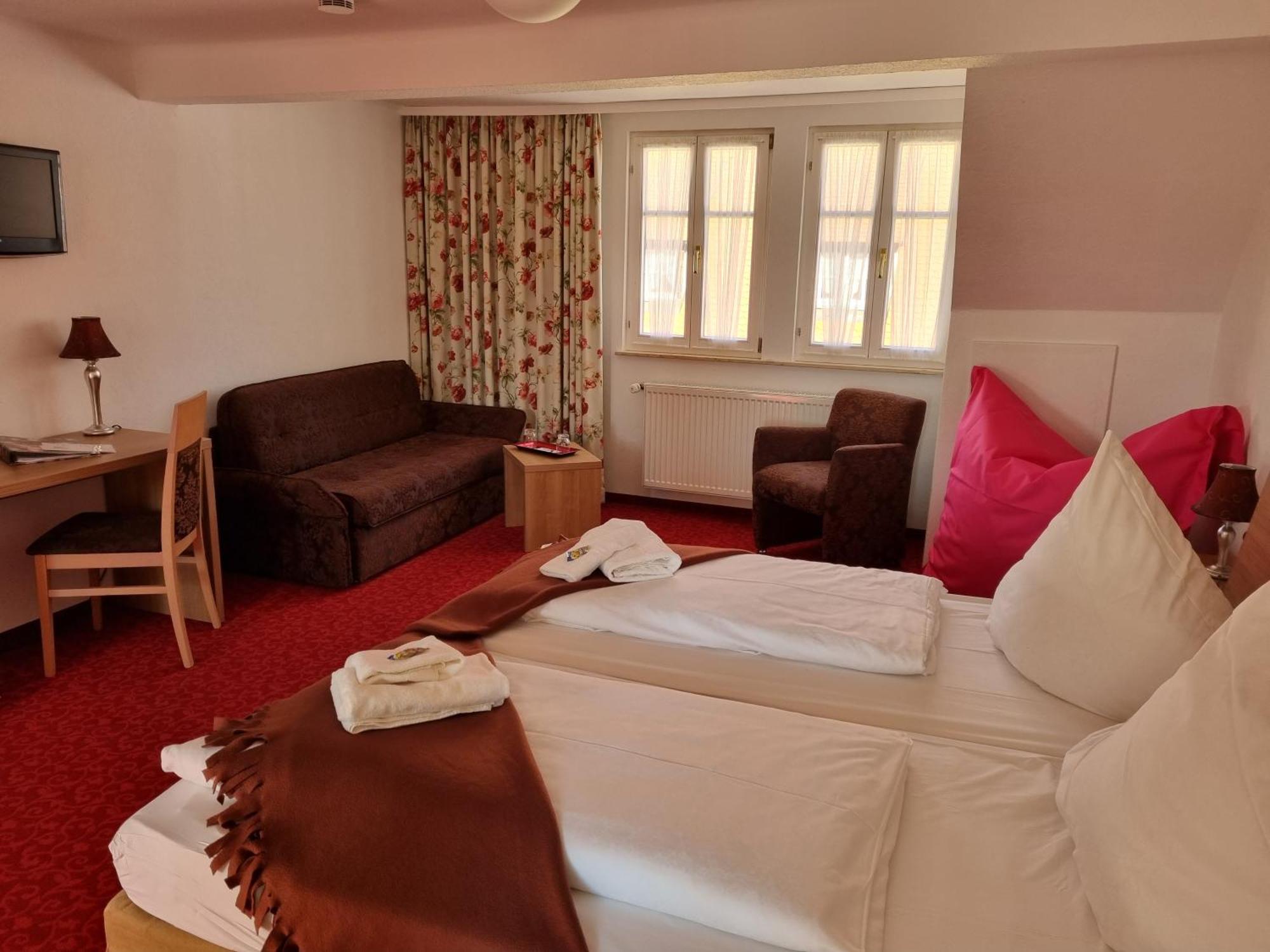 Boutiquehotel Goldene Rose - Self-Check-In Ротенбург об дер Таубер Екстериор снимка