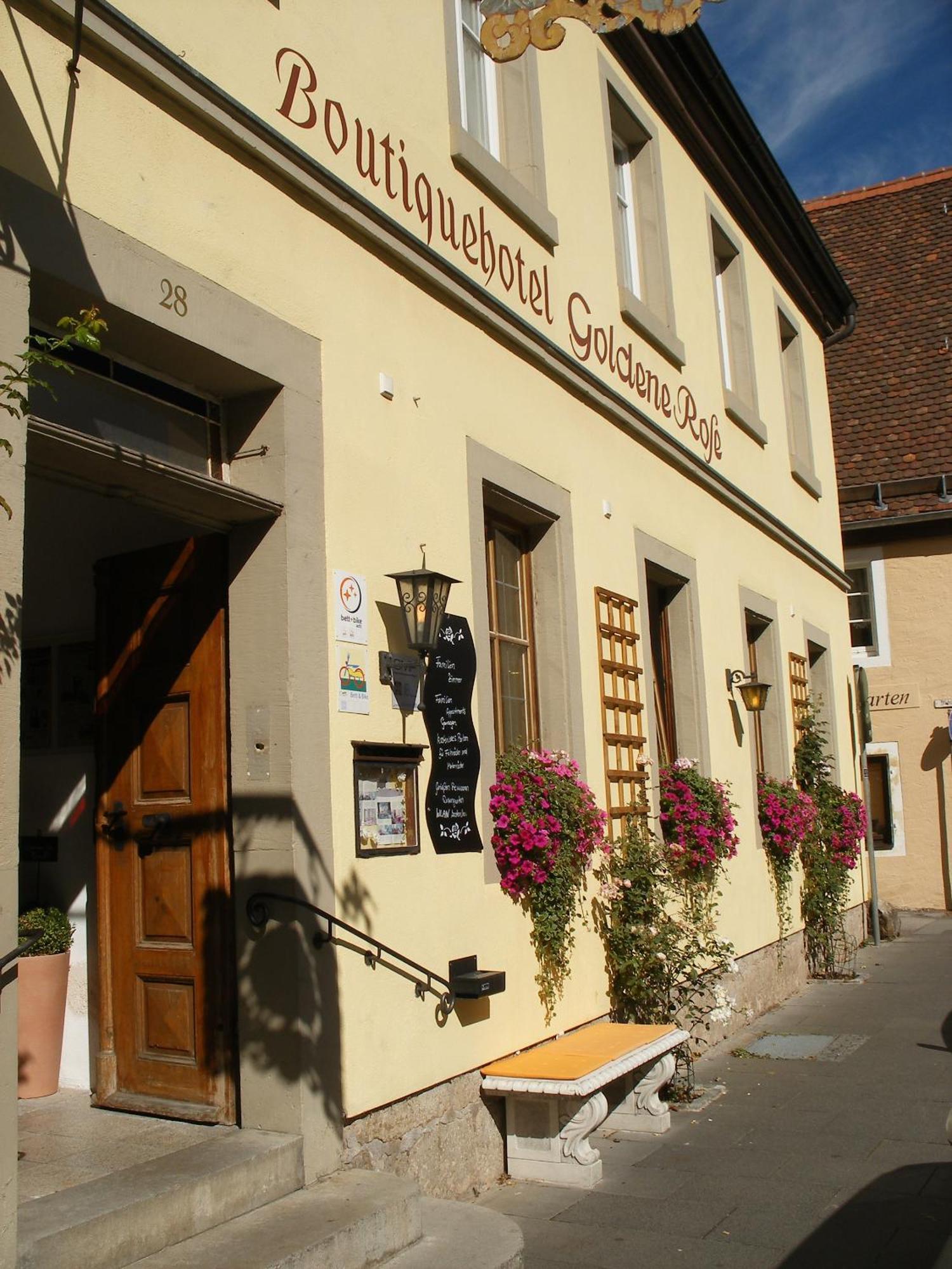 Boutiquehotel Goldene Rose - Self-Check-In Ротенбург об дер Таубер Екстериор снимка