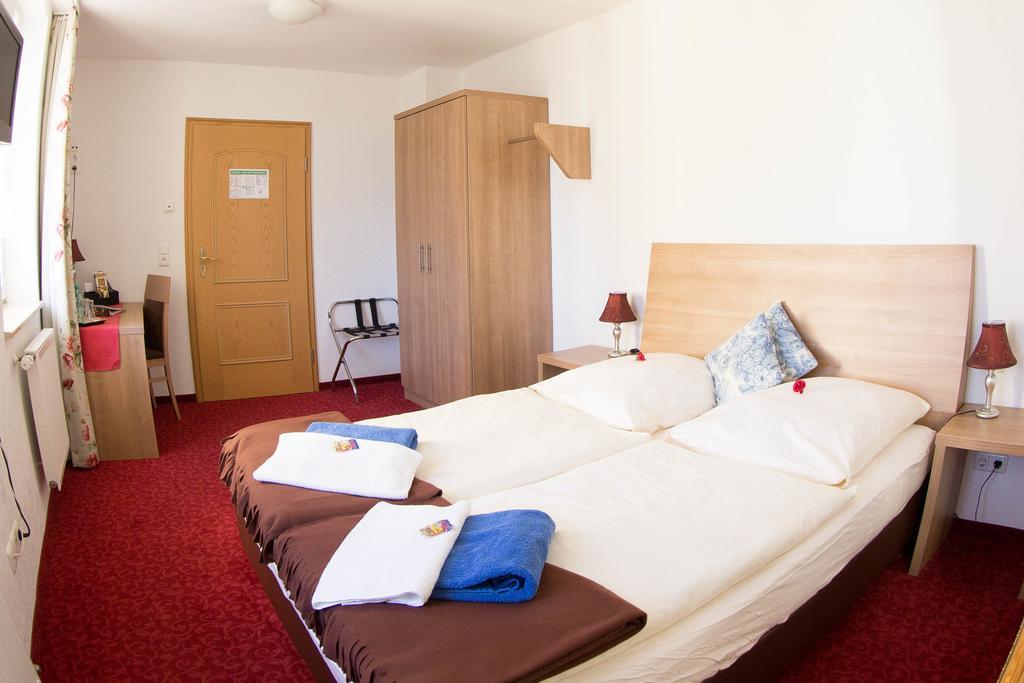 Boutiquehotel Goldene Rose - Self-Check-In Ротенбург об дер Таубер Екстериор снимка