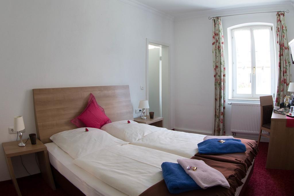Boutiquehotel Goldene Rose - Self-Check-In Ротенбург об дер Таубер Екстериор снимка